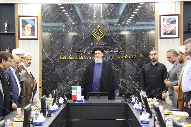 بازدید ریاست محترم سازمان عقیدتی سیاسی وزارت دفاع از پتروشیمی کرمانشاه