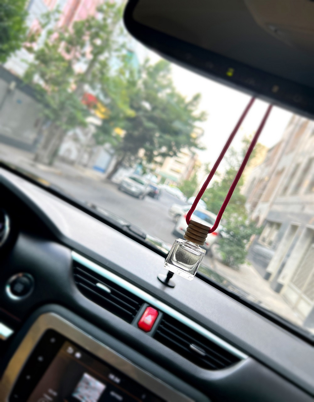 How to use a car air freshener?