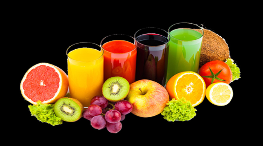 What are the characteristics of organic and standard fruit juice?