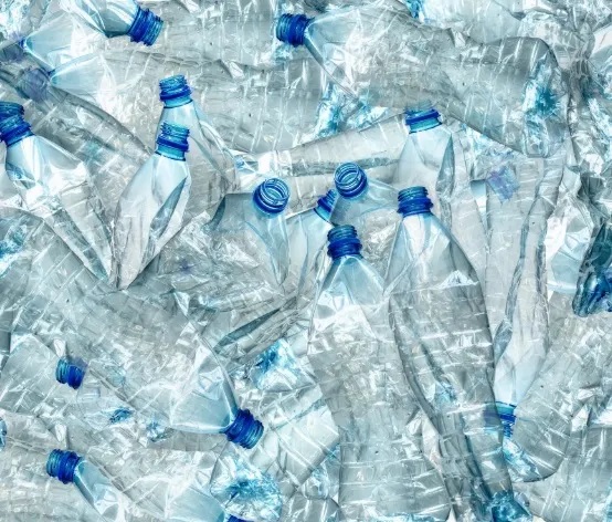 The use of plastic bottles as vanilla flavor enhancers