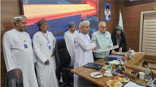A trilateral memorandum of understanding was signed between the Omani delegation, the Ahvaz Chamber of Commerce, and the