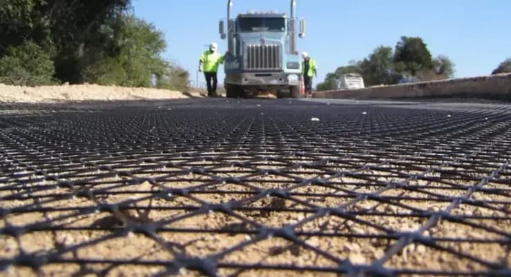 Asphalt Rehabilitation: The Benefits of Using Geosynthetics and Strengthening Asphalt Surfaces