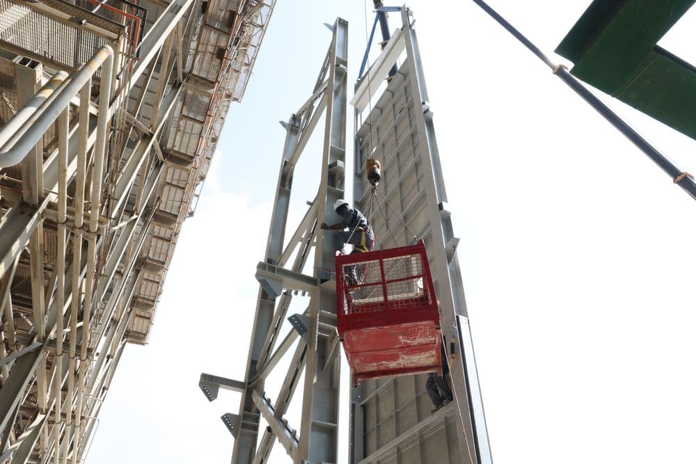 The installation operation of the panels for the tenth furnace project has reached 50 percent.