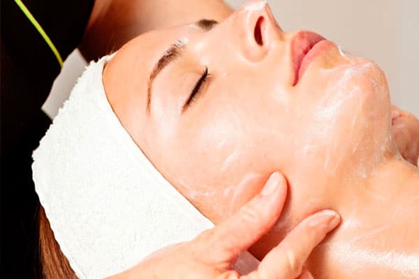 Facial paraffin therapy