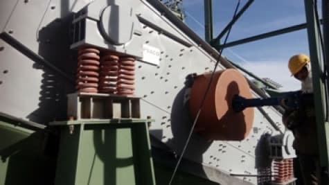 Entrega e instalación de las cribas y alimentadores del proyecto de construcción de la planta de cal de فولاد سنگ مبارکه