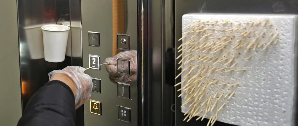 ¿Cómo mantenernos a salvo del coronavirus en el ascensor?