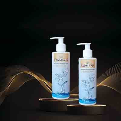 Hydrating gel containing hyaluronic acid from Pharmazin